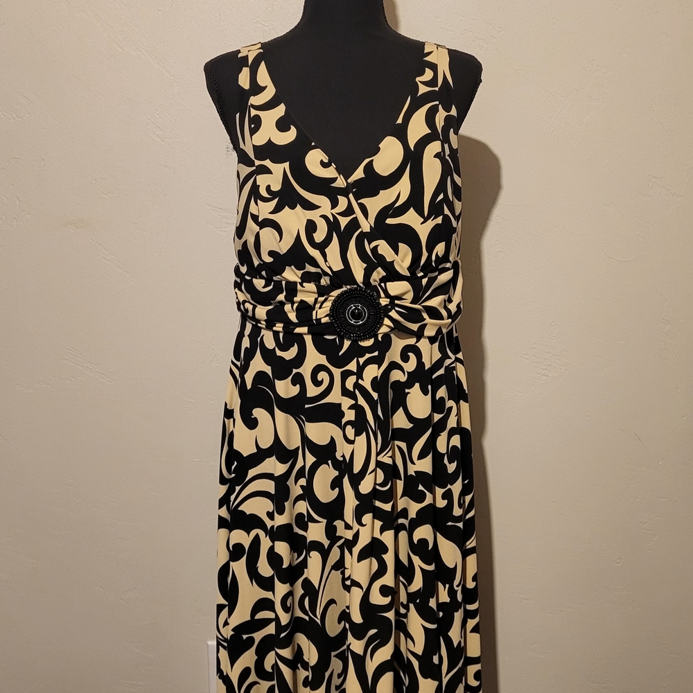 Enfocus Studio Black and Cream Maxi Dress